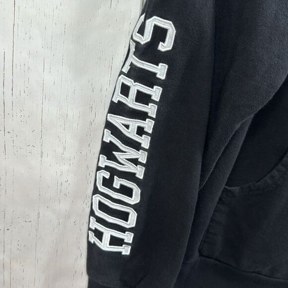 Wizarding World Of Harry Potter Hogwarts Crest Hooded Fleece Zip Sweatshirt - Picture 10 of 14